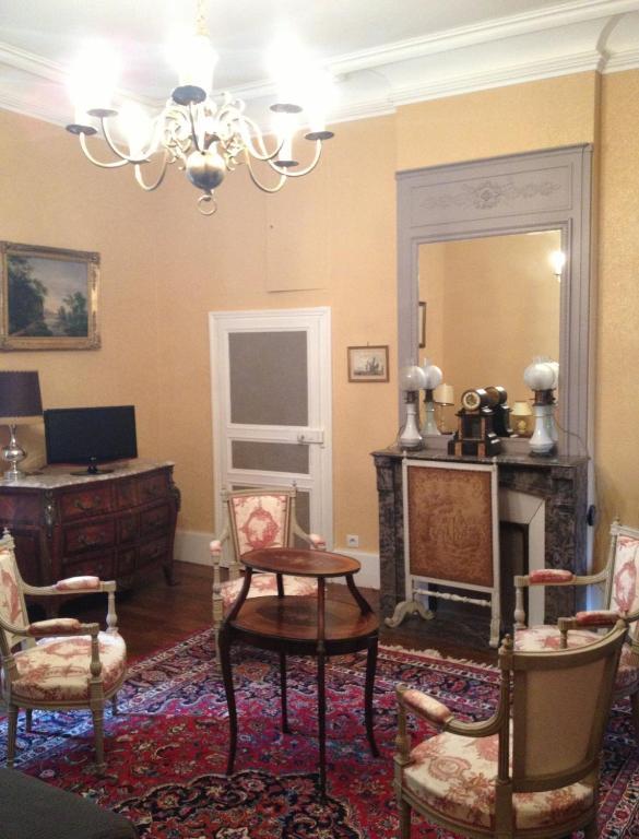 Chateau De Villars Villeneuve-sur-Allier Zimmer foto